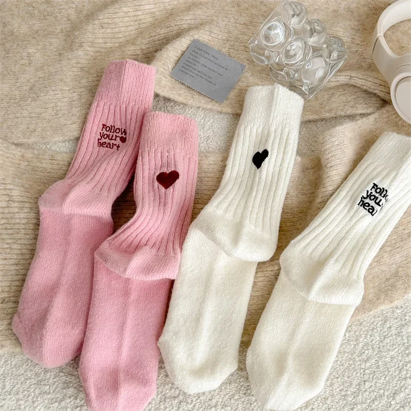 Embroidery Lovers - Harajuku Kawaii Middle Tube Socks Autumn