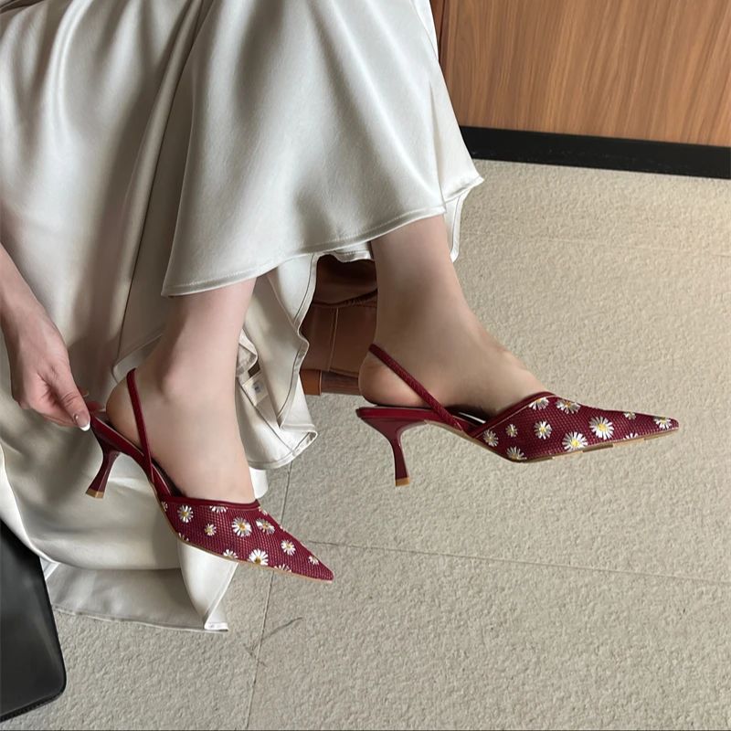 Embroidery Flower - Burgundy Heels Black Pointed Toe Slingback