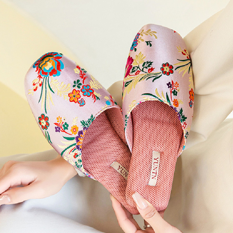 Embroidery Yes - Elegant Chinese Style Embroidery Home Slippers