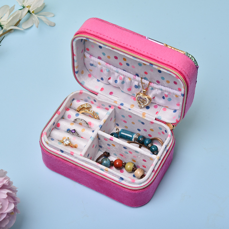 Portable velvet embroidered je - đánh giá và giá Embroidery Moisturizer