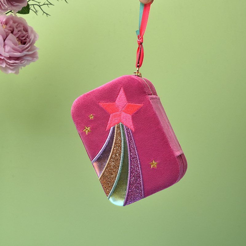 Portable velvet embroidered je - đánh giá và giá Embroidery Moisturizer