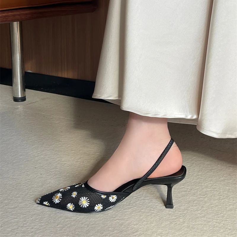 Burgundy Heels Black Pointed T - đánh giá và giá Embroidery Flower