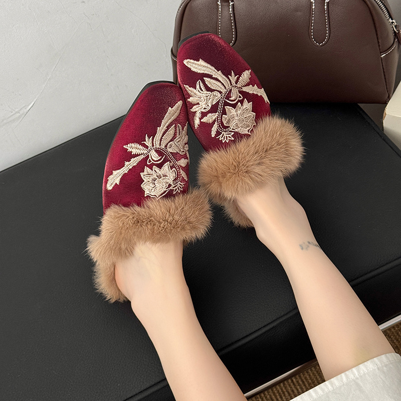 Large Size Women's Half Slippe - đánh giá và giá Embroidery Yes